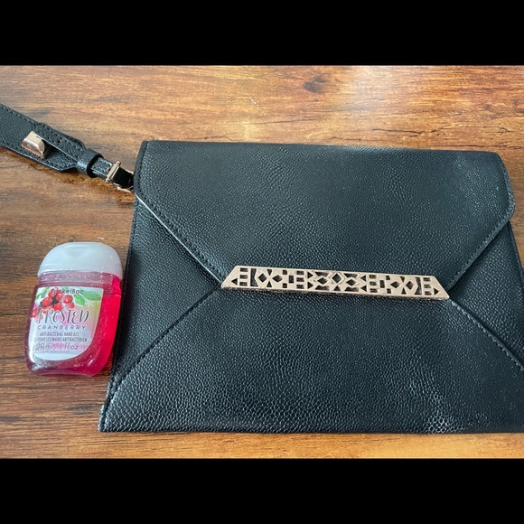 Genuine Stella & Dot Black Wristlet - Picture 2 of 3